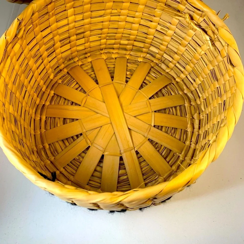 HAND WOVEN ACAPULCO BASKET - Picture 5 of 6